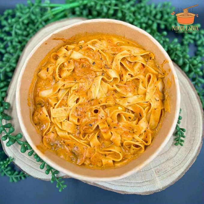 نودلس بوكس ، جلجولية - بإدارة احمد ابو ذيب 